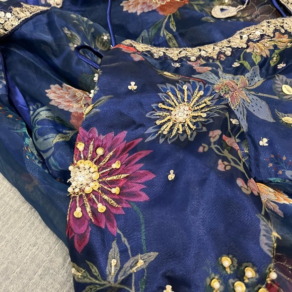 Lashkaraa Lehenga Choli dress - Picture 7 of 10